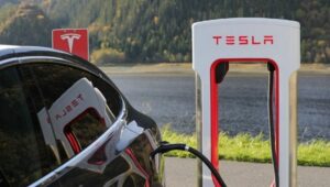 Tesla Model Y2024 en cok satan elektrikli otomobilleri